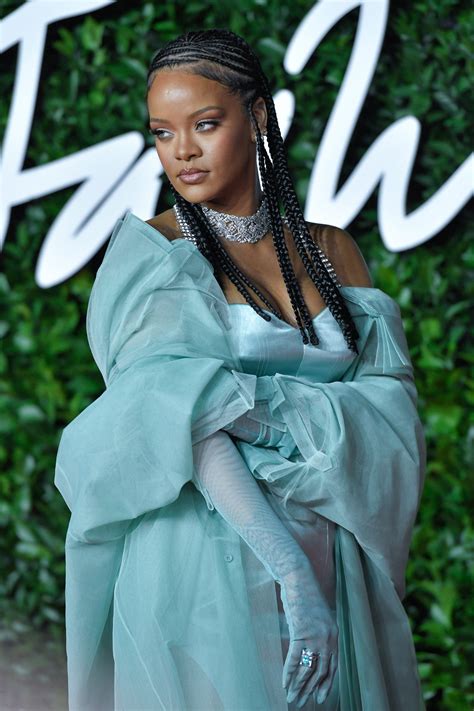 Rihanna 2019 Fashion Awards 3 Satiny