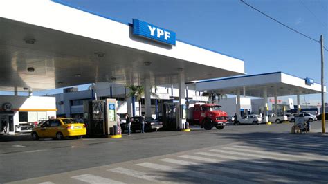 View the latest ypf s.a. YPF aumento el combustible dos veces en menos de una semana
