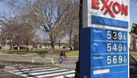 If you apply for the card on the exxonmobil website, you can earn a rebate of 30 cents on every gallon of synergy gas you buy over the first two months but exxonmobil offers other ways to earn rewards without a credit card. How to Apply for an Exxon Gas Card | Pocket Sense