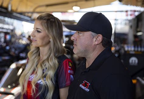 Tony Stewarts Wife Leah Pruett Heads To Eliminations At The Sonoma Raceway For Nhra Western