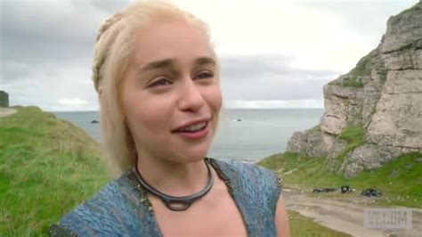 emilia clarke laugh game of thrones funny funny games game of thrones jokes