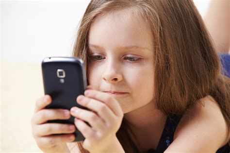 Ways Parents Can Be Smart About Their Childrens Phone And Tablet Use