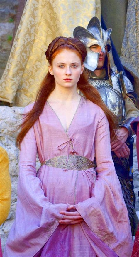 Sansa Stark Game Of Thrones Season 2 Game Of Thrones Dress Sansa