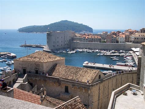 An Interesting Look At The Ancient City Walls Of Dubrovnik Photos