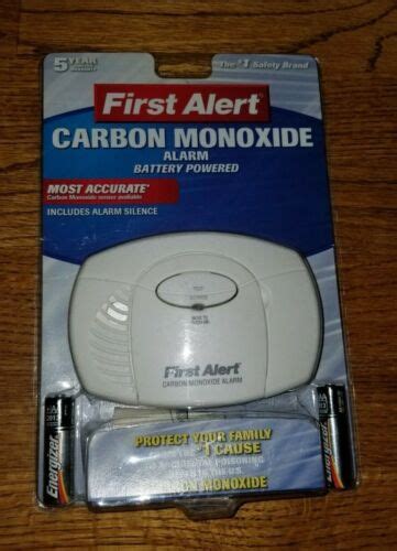 First Alert Carbon Monoxide Gas Detector Alarm Co400 Battery Aa New