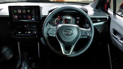 Corolla cross offered up to five seats inside and promised a more significant headroom for the rear passengers. ภาพรถคันจริง Toyota Corolla CROSS 1.8 / 1.8 Hybrid ...
