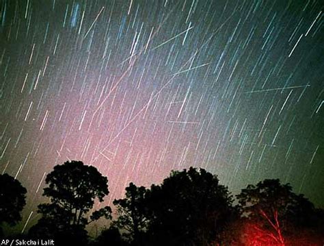 Celestial Magic Leonid Meteor Shower Delights Sky Watchers