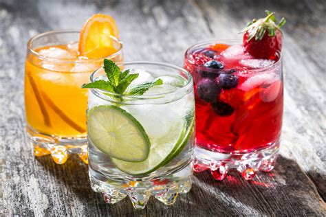 5 Different Fruit Cocktails To Help You Celebrate National Cocktail Day Berry Chatty