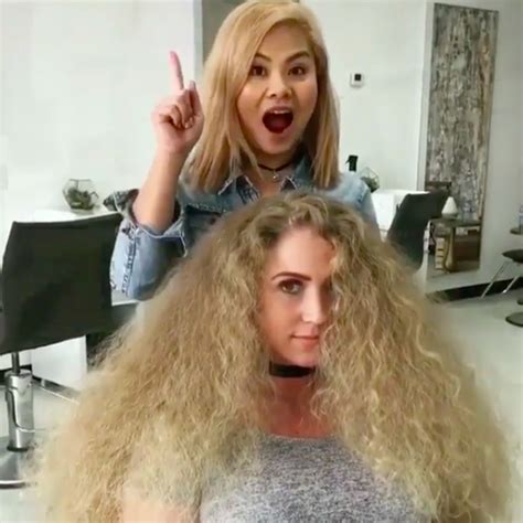 This Woman With 20 Inch Frizzy Curly Hair Got The Most Epic Blowout