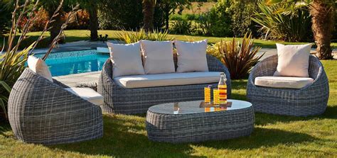 Retrouvez un grand choix de canapés, accessoires de déco et meubles de salon, jardin, chambre, salle de bain. Salon de jardin - MaMaisonMonJardin.Com