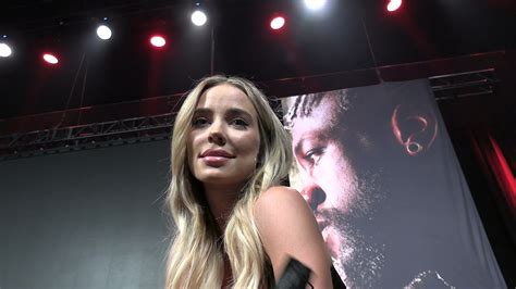 Meet The Ring Girl For Wilder Vs Fury Fight Stephanie Ann Cook Esnews