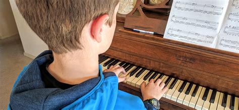 2 Effective Methods for Motivating Your Child to Practice Music
