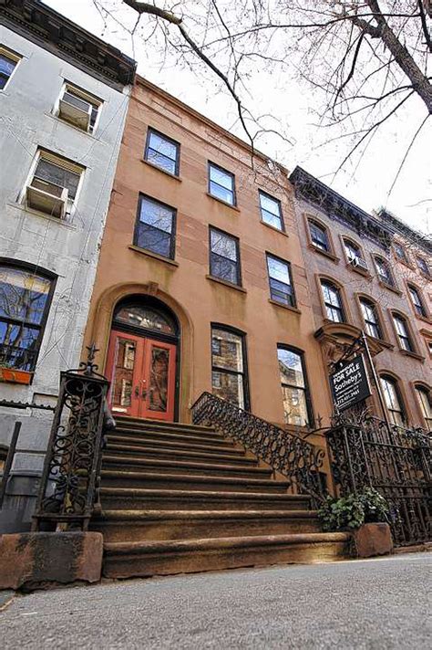 Carrie Bradshaws Sex And The City Building In Greenwich Village Sold