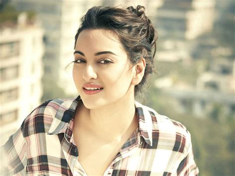 Sonakshi Sinha I Dont Think I Have Any Friends In The Industry Bollywood News And Gossip