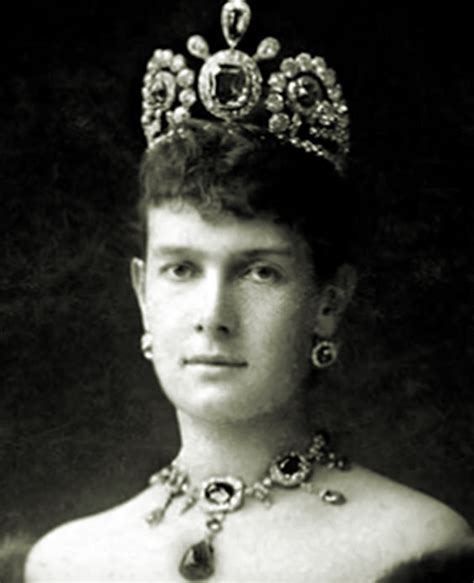 Smuggled Russian Royal Jewels Rake In 900k At Auction The Moscow Times