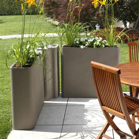 Fioriere da esterno, fioriere in cemento, vasi da esterno, fioriere, vasi da giardino, vasi in cemento, fioriere in plastica e molto altro. Fioriera alta modulare e compèonibile Divio Teraplast