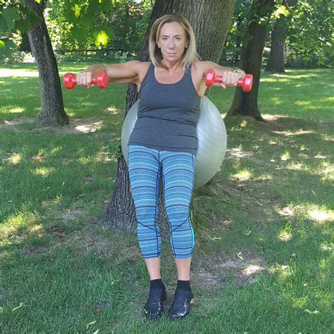 How To Style Lululemon Abc Pants For Women Over 50