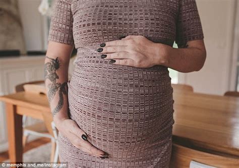 Woman Who Fell Pregnant To Tinder Match Is Single Mum Daily Mail Online