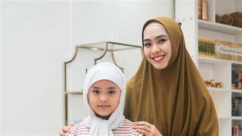 9 Potret Anak Artis Yang Sudah Hafiz Al Quran Dan Semangat Belajar