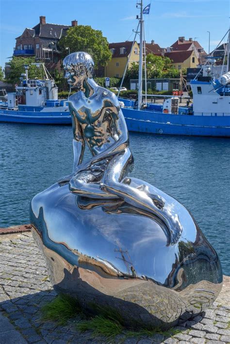 Sculpture Han In Helsingor Denmark Editorial Image Image Of Steel