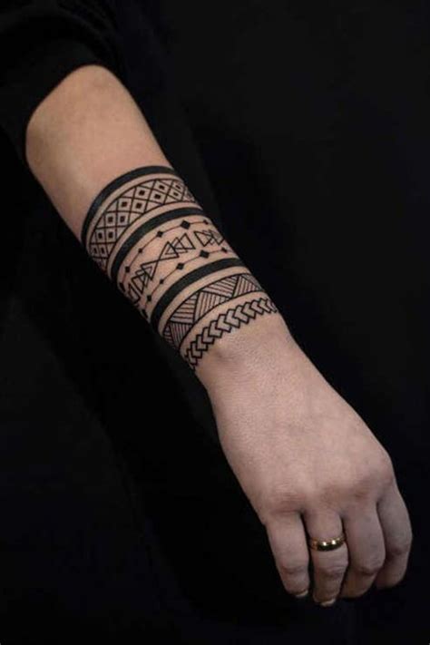 25 Cool Henna Tattoo Designs For Women 2021 Band Tattoo Designs Forearm Band Tattoos