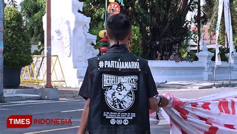 Banyak Pelajar Dan Preman Bertato Saat Demo Tolak Uu Cipta Kerja Di Banyuwangi Times Indonesia