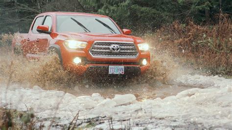 2016 Toyota Tacoma Trd Off Road Battles A Blizzard Youtube
