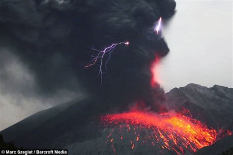 This Photographer Captures Lightning Inside A Volcanic Eruptionwait