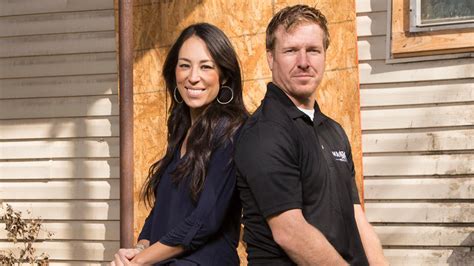 Fixer Upper Hgtv Responds To Alleged Homophobia Claims Variety