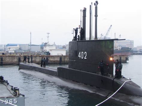Kri nanggala (402) merupakan kapal selam kedua dalam jenis kapal selam kelas cakra dan dibawah kendali satuan kapal selam komando armada ri kawasan timur. Berita HanKam: KRI Nanggala-402 Kembali Perkuat Koarmatim ...
