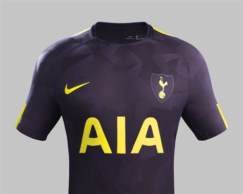 Tottenham sweden har med partner tagit fram ett exklusivt erbjudande på glas. Tottenham Hotspur 3e shirt 2017-2018 - Voetbalshirts.com