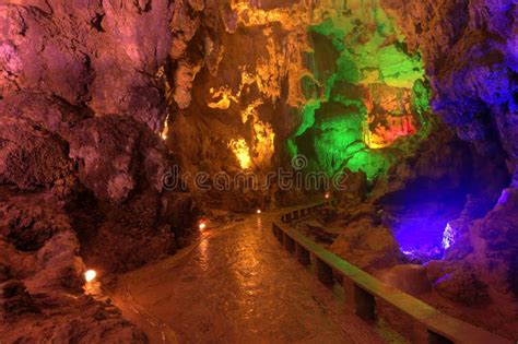 Crown Cave Guilin Guangxi Province Stock Photo Image Of Geology