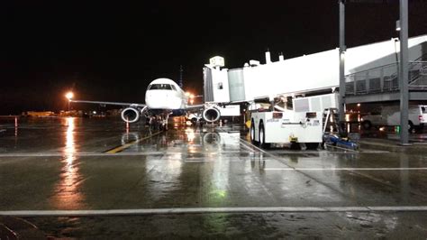 Jetblue Airways Embraer 190 Arriving At Terminal 5 Jfk On A Rainy Night