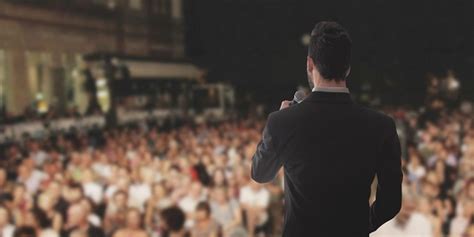 7 power tips to introduce a performer on stage the best way possible entnetwrk blog