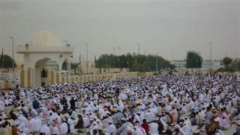 كشفت تقارير إعلامية، أن الحكومة تتجه الى إلغاء صلاة العيد بالمساجد والمصليات امتثالا للأجراءات المتخذة بخصوص حالة الطوارئ الصحية المعاشة ببلادنا. قائمة المصليات والجوامع التي ستقام فيها صلاة العيد في دبي - عبر الإمارات - أخبار وتقارير - البيان