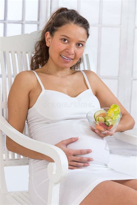 Beautiful Pregnant Woman With A Bowl Of Salad Stock Image Image Of Food Beauty 66489065