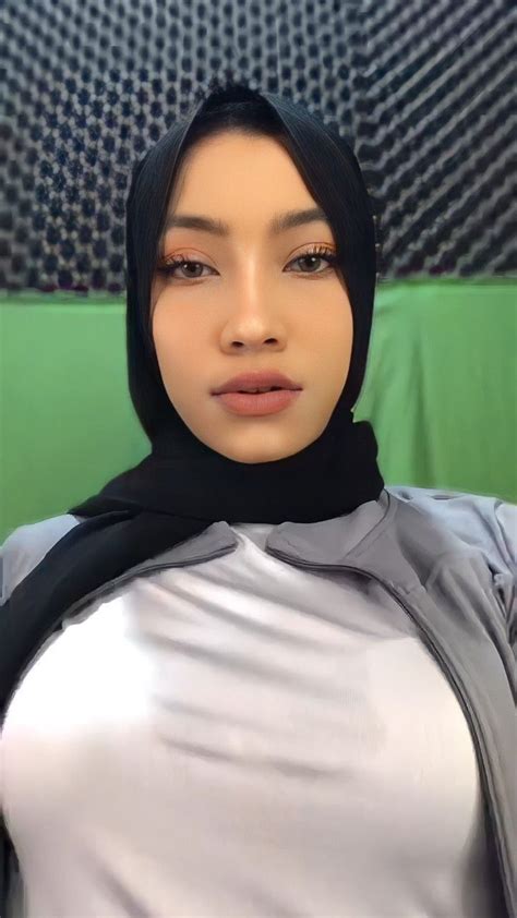 beautiful muslim women beautiful hijab gorgeous women striper outfits hot muslim bollywood