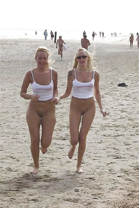 Bottomless Beach Girls