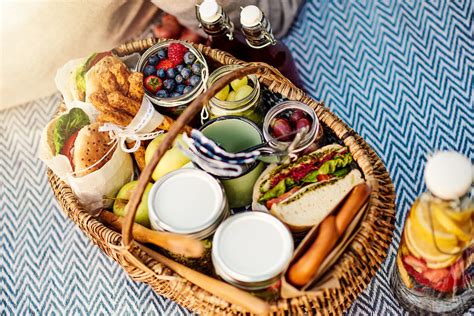 6 Simple Picnic Ideas For Families