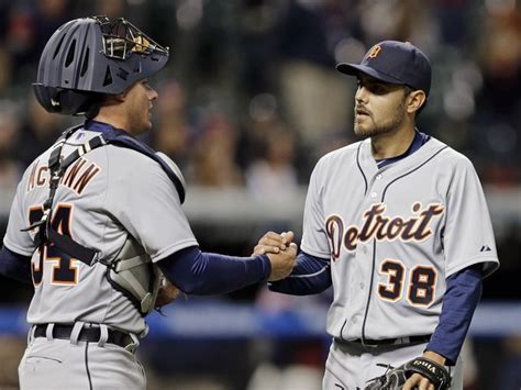 Tigers Rally In 9th To Go 5 0 Detroit Tigers Baseball Players
