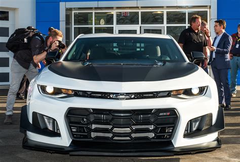 Track Ready 2018 Camaro ZL1 1LE Debuts At Daytona Speedway The News Wheel