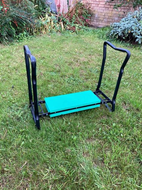 Uk S Best Garden Kneelers And Mats For Seniors And Heavy People With Handles And Seats Heavy