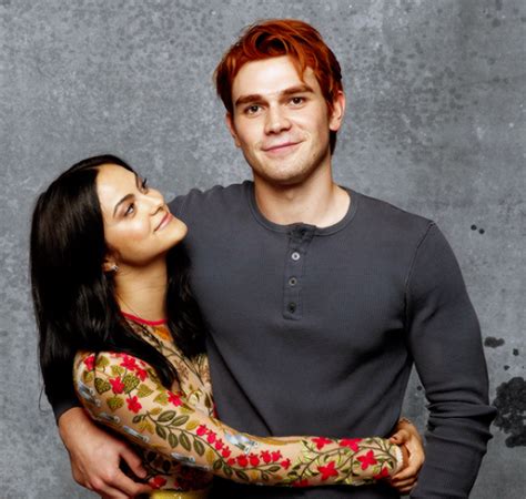 Archieronnies Camila Mendes And Kj Apa For La Times Portraits At San Diego Comic Con 2017