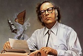 Escritor de ciencia ficción Isaac Asimov nació un día como hoy ...