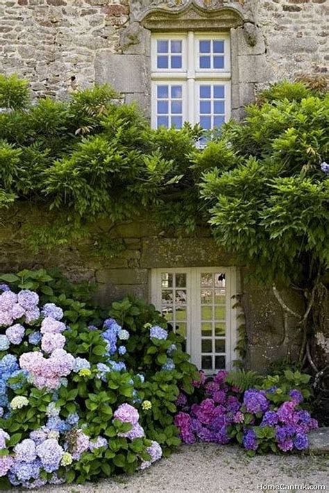 55 Beautiful French Cottage Garden Design Ideas