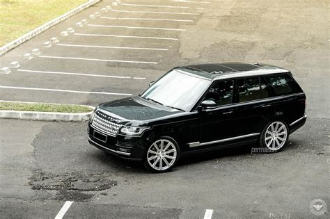 Glossy Black Range Rover Rocking Contrasting Chrome Elements — Carid
