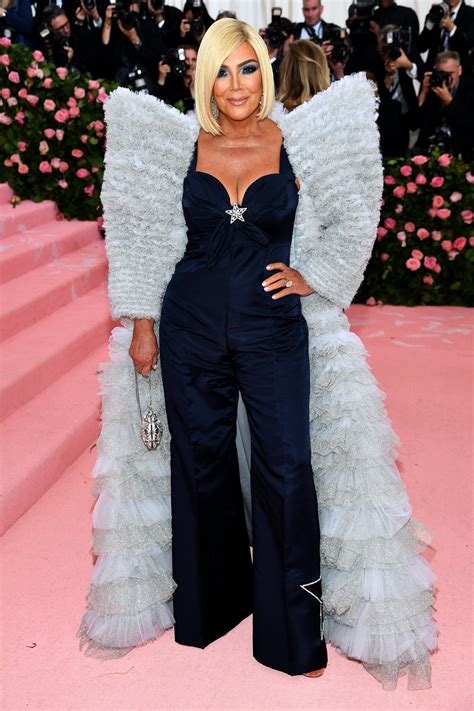 Kris Jenners 2019 Met Gala Look Was A Bold Change Of Pace For The Momager
