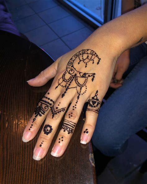 Henna Tattoo Hand Henna Tattoo Designs Simple Simplistic Tattoos