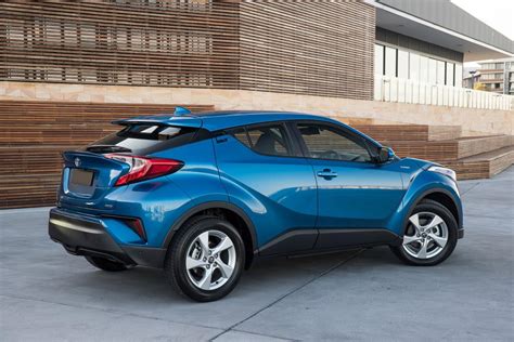 Toyota cars in malaysia price list 2020. Toyota C-HR (2017) Specs & Pricing - Cars.co.za
