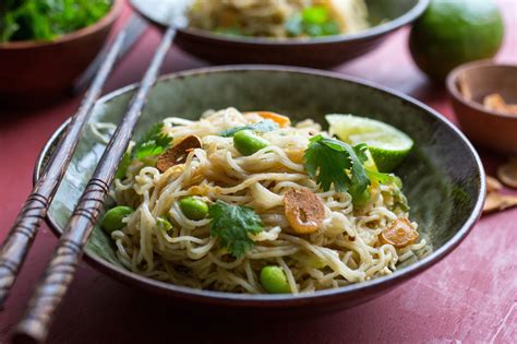 Recipe Pan Fried Noodles With Some Spice The New York Times